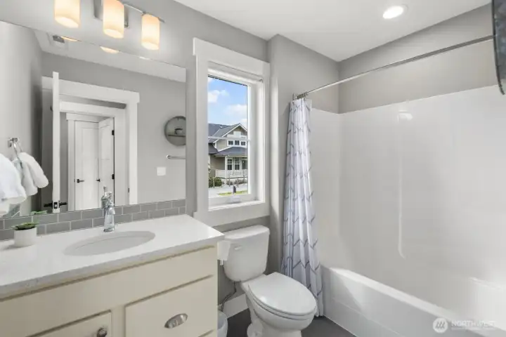 Upper level guest bath