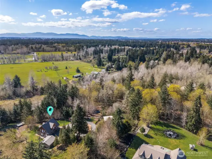 3 Minutes from Lowes, Safeway, Horizon Point Elementary.