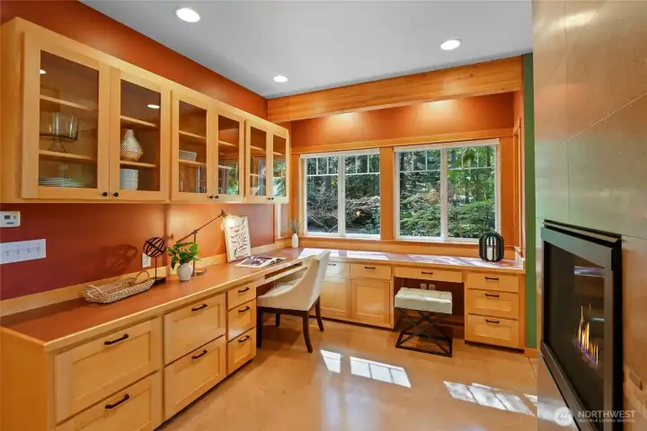 Built in home office with computer center, whole house CAT5 wiring, and LP Fireplace.