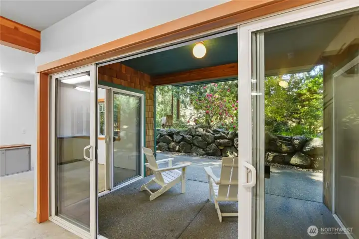 Covered patio matches the covered deck above.