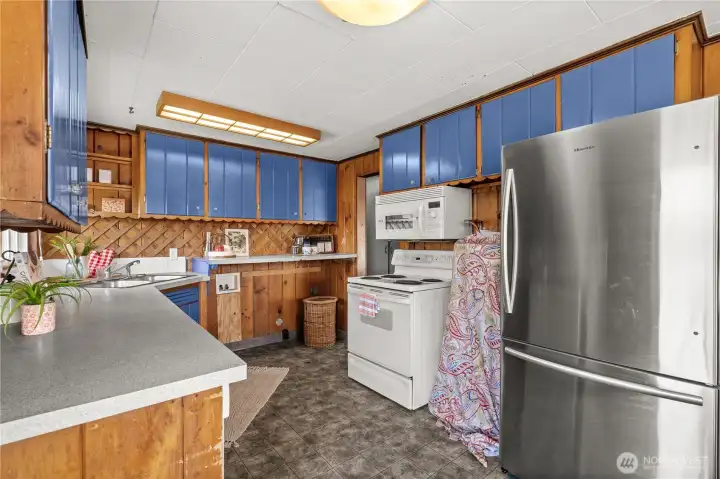 Kitchen   1209 Wheeler St S, Tacoma, WA 98444-3843