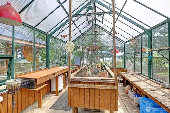 14 x 20 green house with water, power etc..