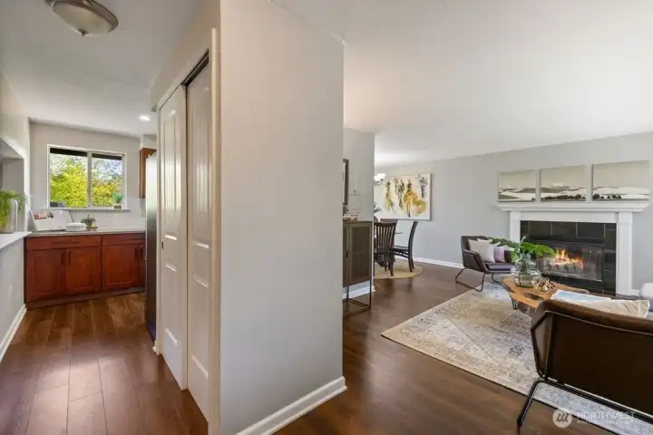 Easy flowing layout with flexible storage off of kitchen. Easy flowing layout with flexible storage off of kitchen.
