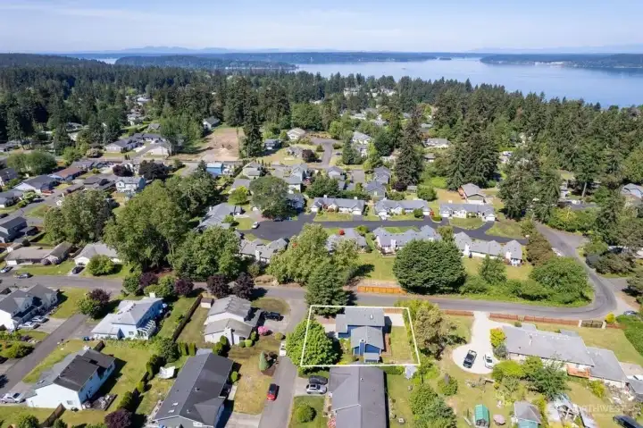 Close to Steilacoom ferry, shopping, and tasty restaurants. Close to Steilacoom ferry, shopping, and tasty restaurants.