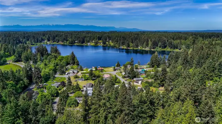South Whidbey Island's stunning Deer Lake