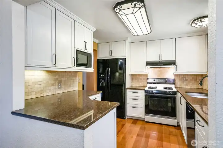 Kitchen with Granite Countertops Kitchen with Granite Countertops