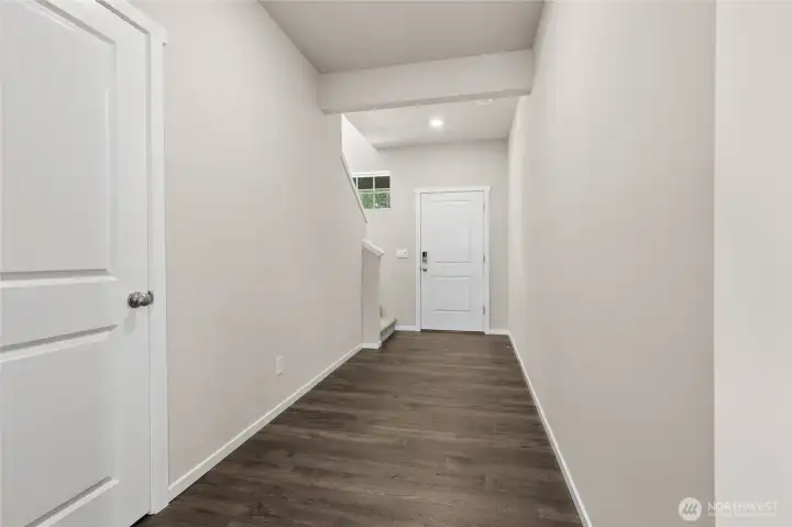 Foyer. Finishes and options will vary. Foyer. Finishes and options will vary.