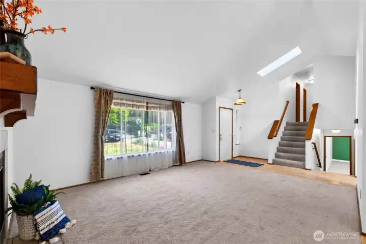 Tons of natural light, with a skylight Tons of natural light, with a skylight