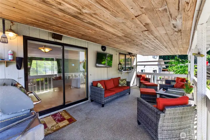 Tons of room for grilling and seating and watching TV Tons of room for grilling and seating and watching TV