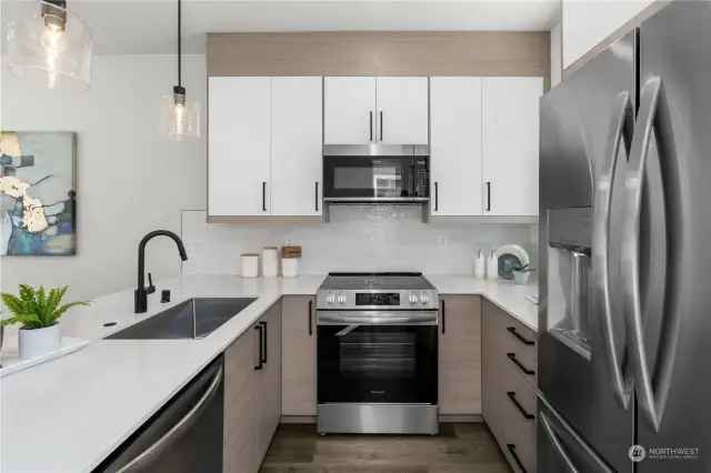 Bright kitchen space with clean lines, offering both functionality and style for culinary enthusiasts.