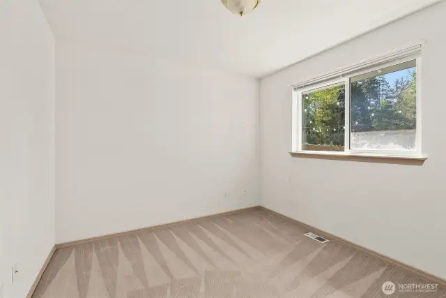 Guest bedroom 2