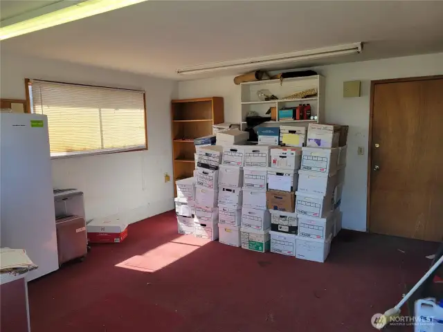 Large Shop / Office