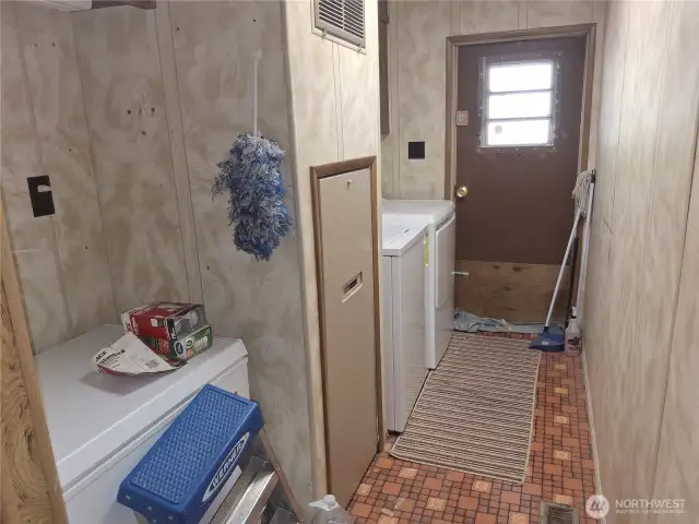 Laundry Room - Back Access Door