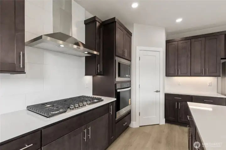 Photos are for representation only.  Features, colors, and selections may differ from photograph. See site agent for details.