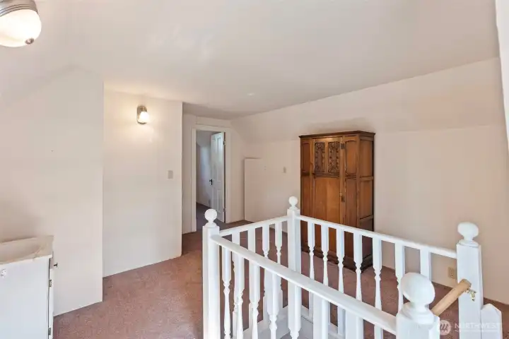 Great flex space to fit your needs.