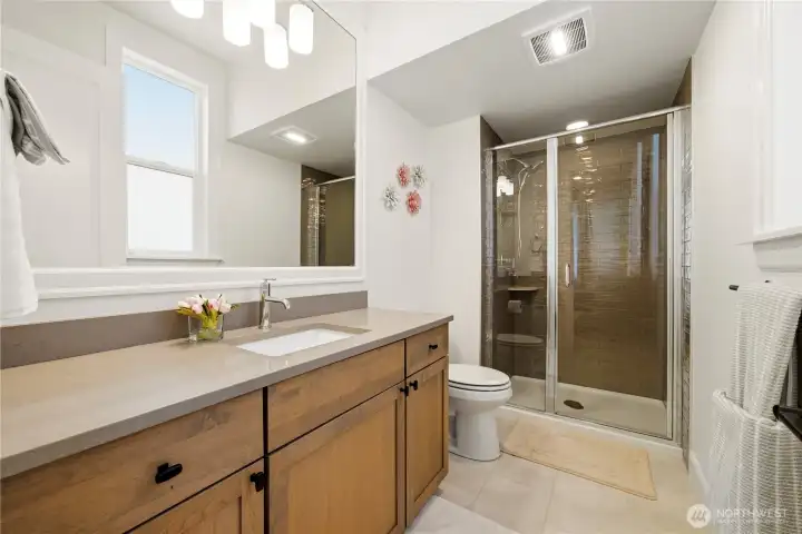 Main level Bedroom/Office Ensuite Bathroom