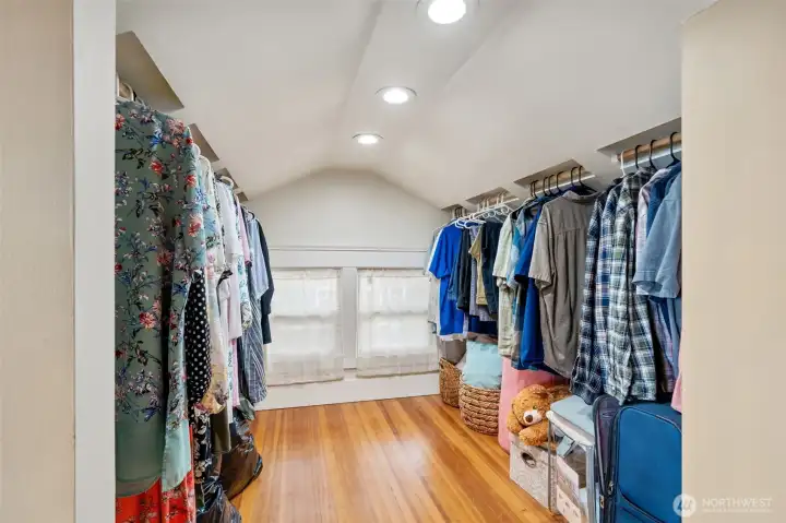 Walk in closet