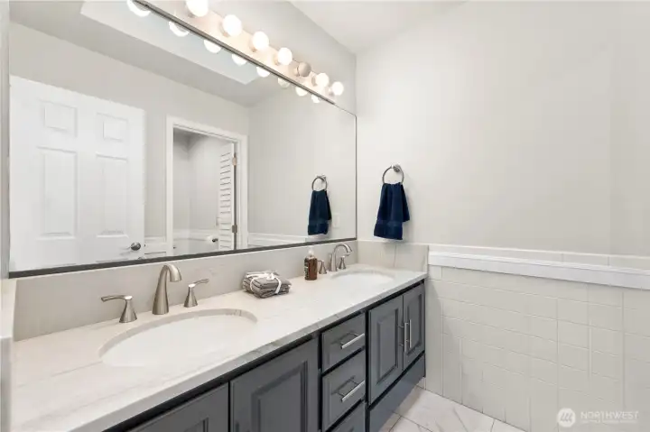 Full Bathroom that Services Bedroom #3/4.