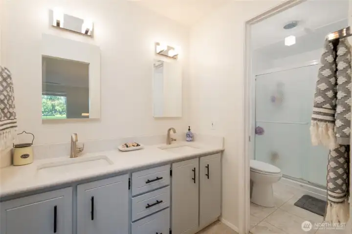 Main bedroom bath area