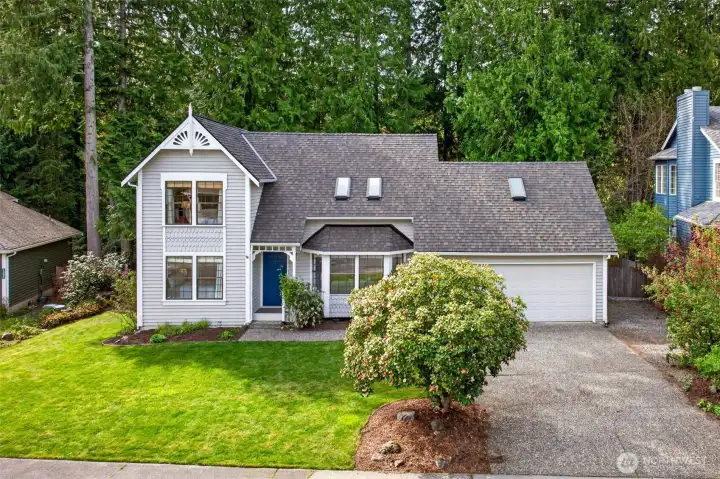 A generous 10,958 sq. ft. lot, manicured lawn, and true two-car garage on a quiet English Hill street deliver the space, privacy, and presence today's buyers value most.
