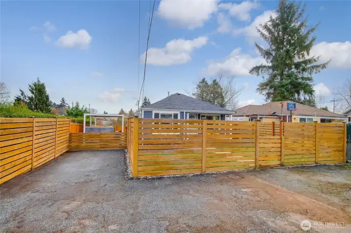 Driveway with additional parking options. Driveway with additional parking options.