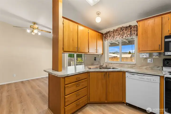 KITCHEN KITCHEN