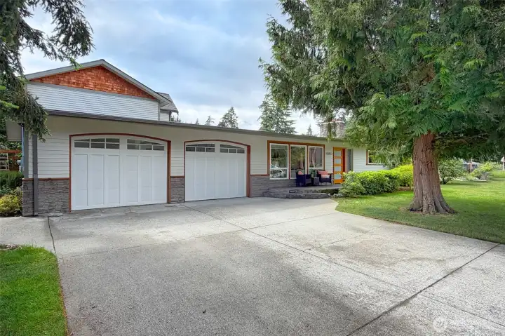 Over sized two car garage. Over sized two car garage.
