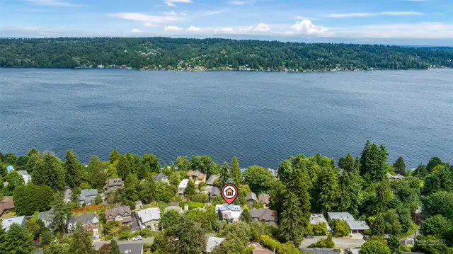 Sweeping views from this home looking across Lake Washington to Kirkland and Juanita.