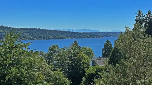 Endless Lake WA views from Kenmore to Kirkland, facing east with year round changing mountain views.