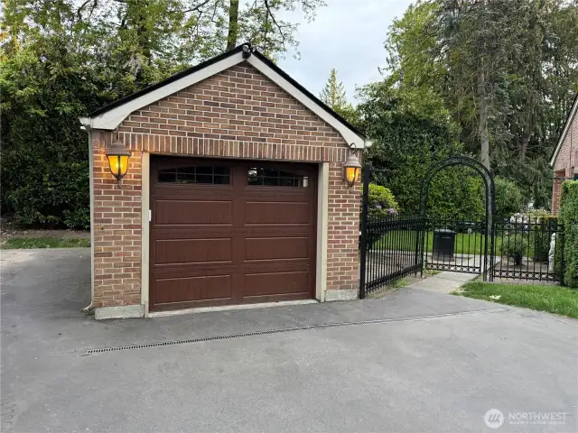 Detached Garage