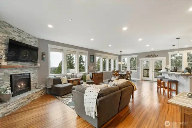 Bamboo flooring throughout, full window wrap with tons of natural light!