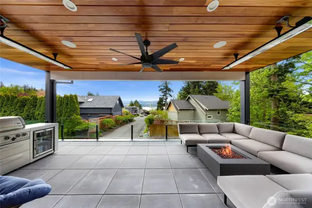 Expansive heated floor deck