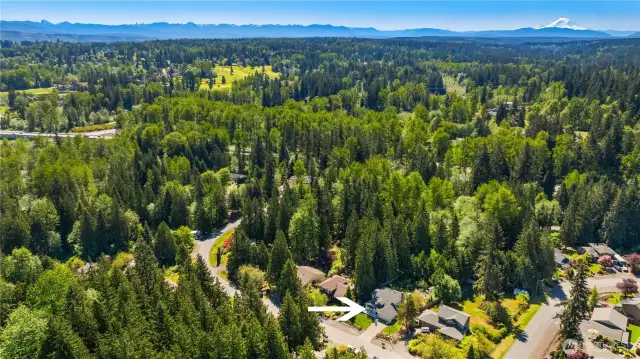 Wonderfully located minutes to Echo Falls Golf Course, Maltby Cafe, Costco, Flower World and several local wineries. Two minutes to freeway access.