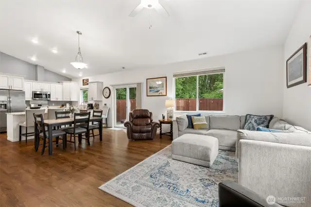 Spacious great room can handle any variety & arrangment of furnishings