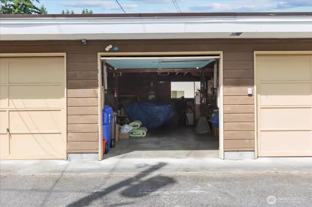 One-car garage with alley access