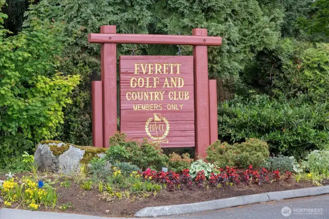 Located directly across from the prestigious Everett Golf & Country Club