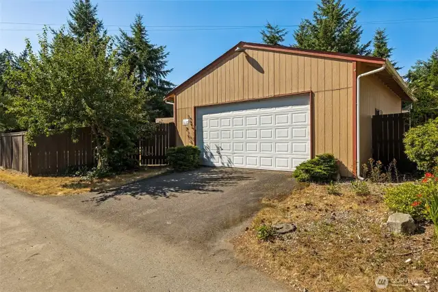 Detached Garage