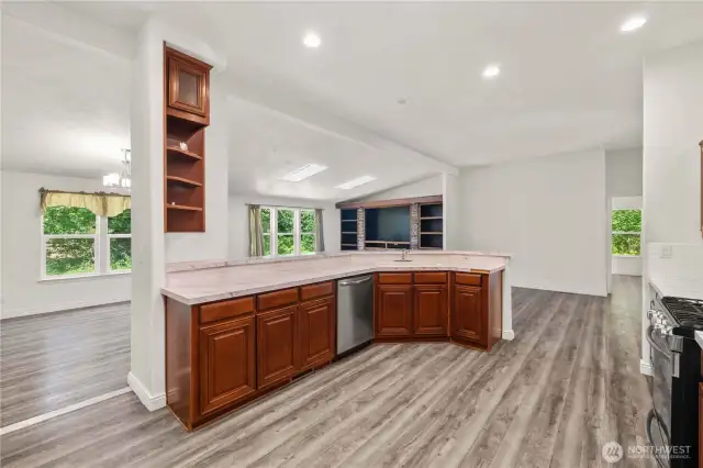 Large Walk-Around Kitchen With Eating Space