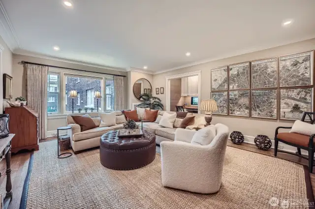 cozy up with a book or watch your favorite movie - this living space feels so welcoming