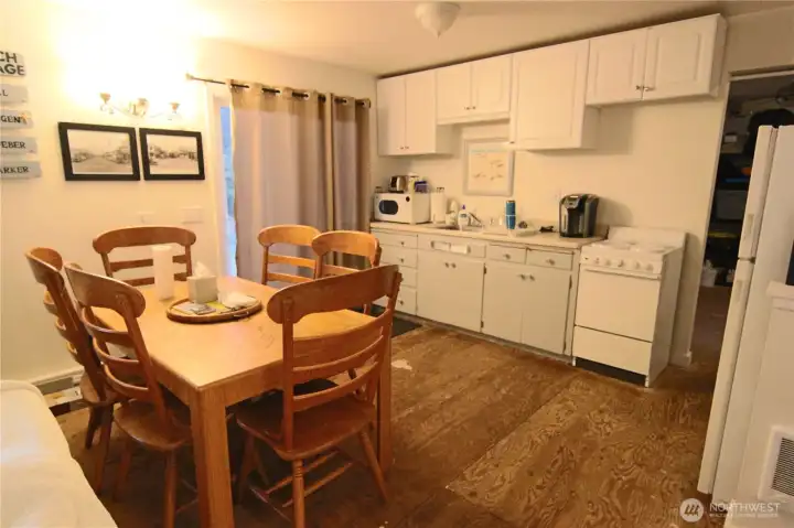 Kitchen/Dining