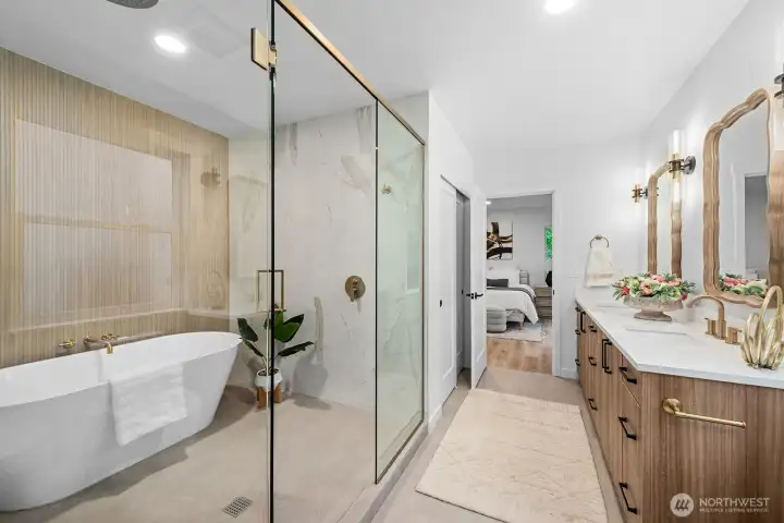 5 piece primary bathrooms don't get much better than this