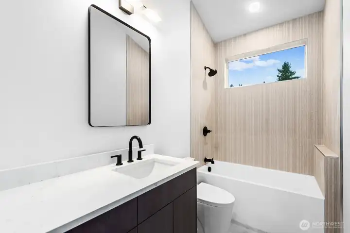 Full Bath in Cottage