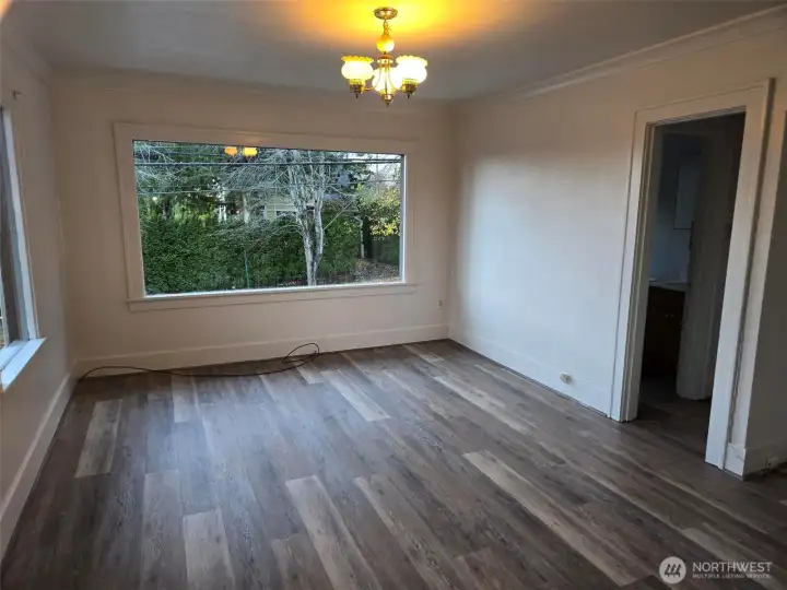 500 Gladstone -Living Room