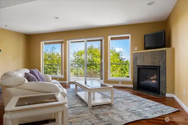 This family room delivers! You'll enjoy time spent together here.