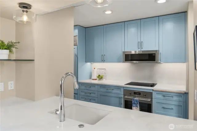 Stylish lighting fixtures.