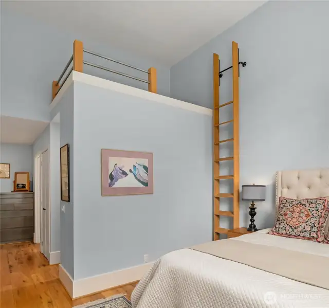 ...which features a 2nd loft.