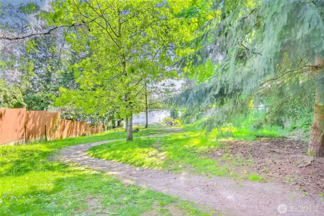 Short walk to Haller Lake. Enjoy the trail to picnic benches and bird watching.