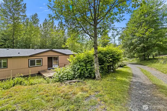 Driveway to house and property