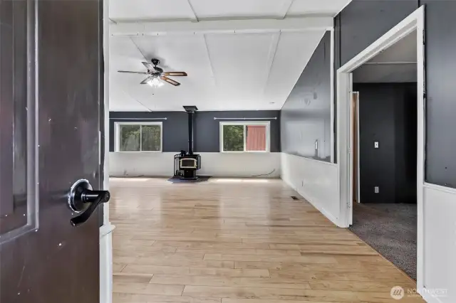 Entry way into livingroom