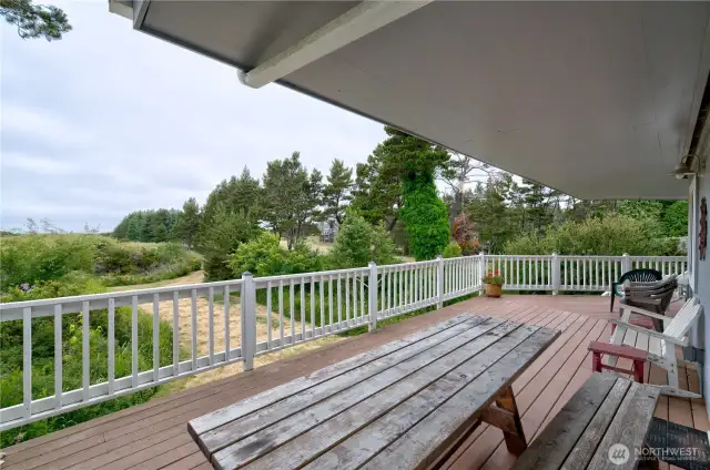 Ocean view wrap around deck